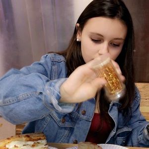 Meet your Posher, Victoria